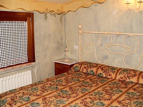 Agriturismo Fiore Di Campo 페르모 외부 사진